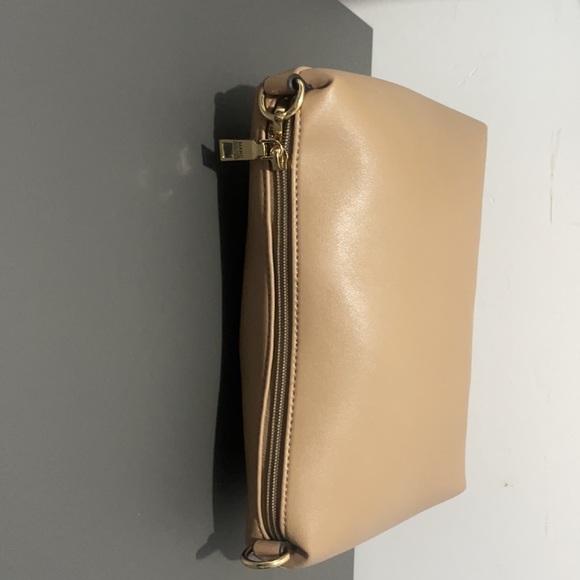 Marc NY purse with adjustable strap - Picture 3 of 10